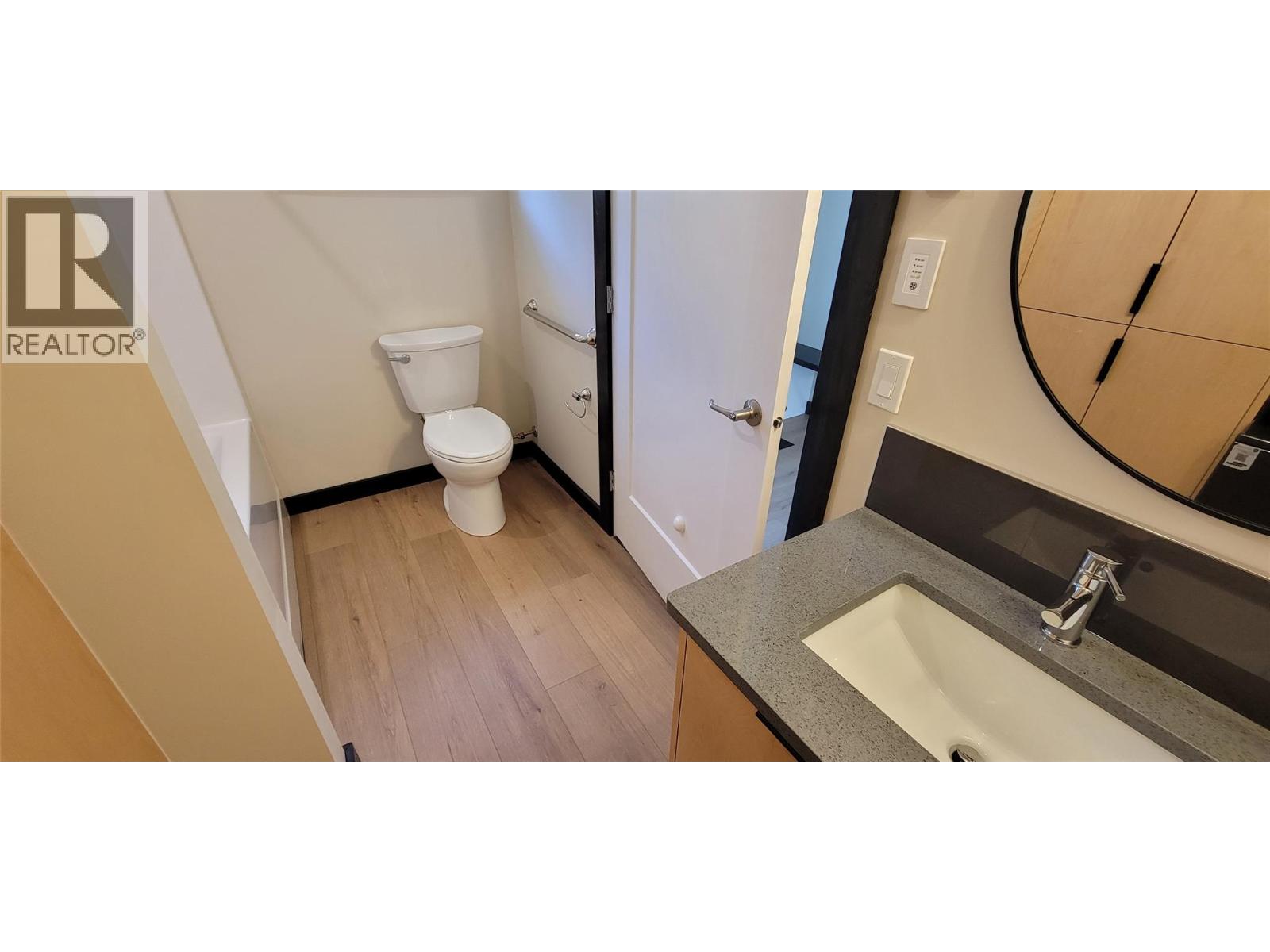 #4 611 Casley Court - 38