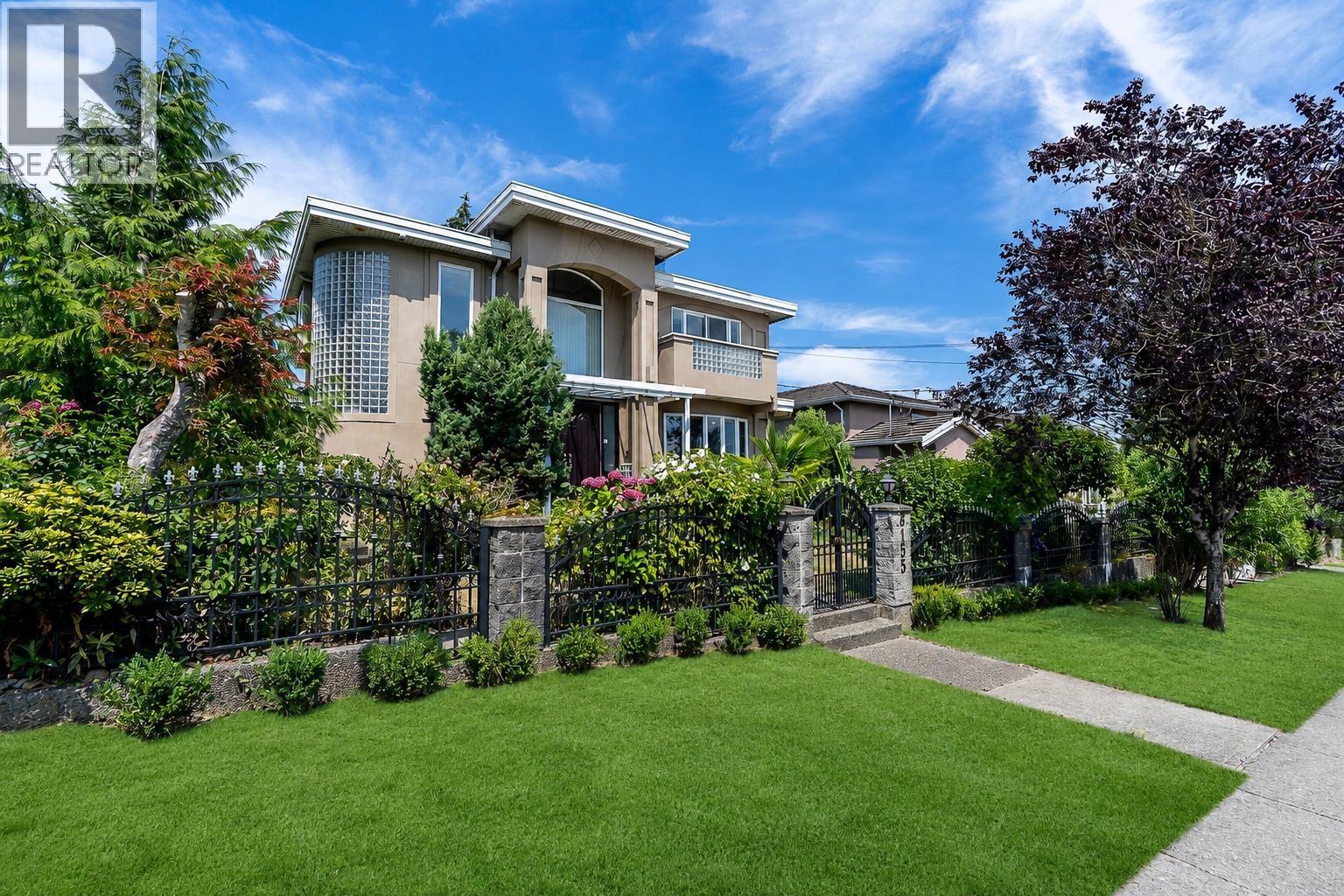 8155 15TH AVENUE, Burnaby — photo 2