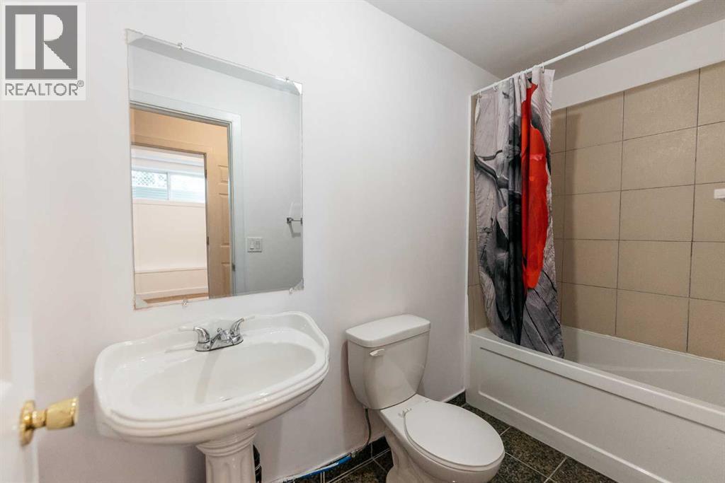 5140 51 Street, Lacombe