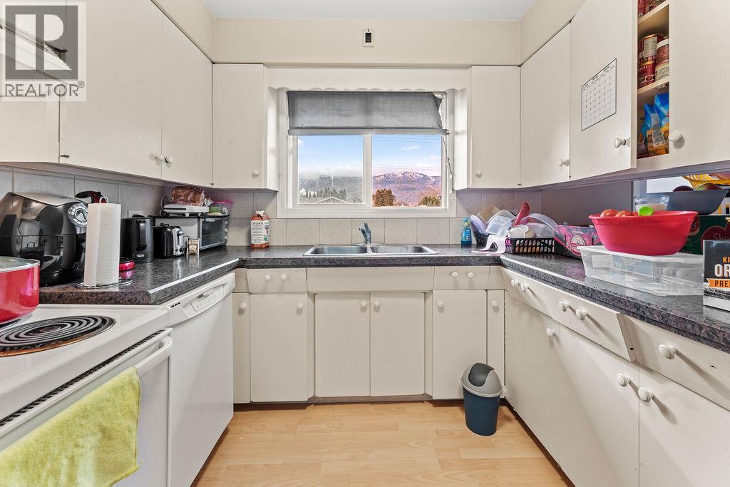 2310 Greenfield Avenue - 9