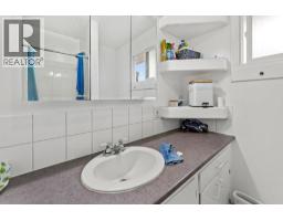 2310 Greenfield Avenue, Kamloops, BC V2B4P4 Photo 16