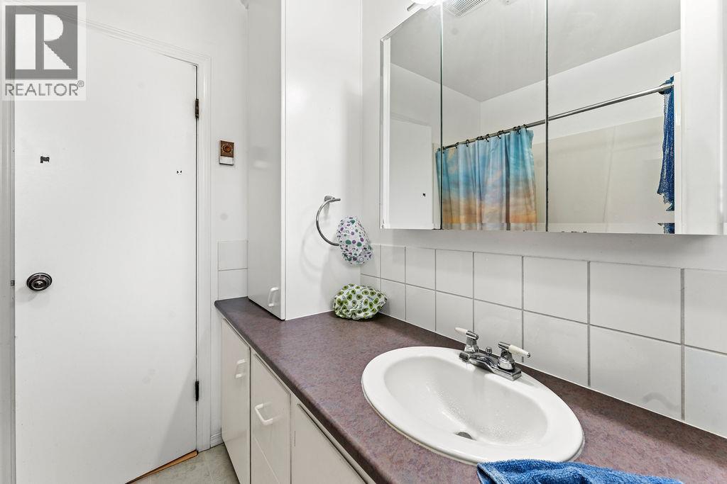 2310 Greenfield Avenue - 17