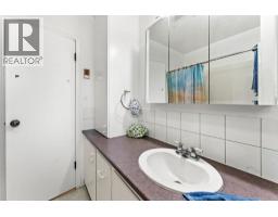 2310 Greenfield Avenue, Kamloops, BC V2B4P4 Photo 17