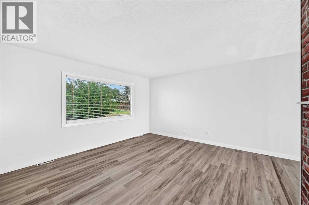 2016 46 Street SE, Forest Lawn, Calgary photo 5