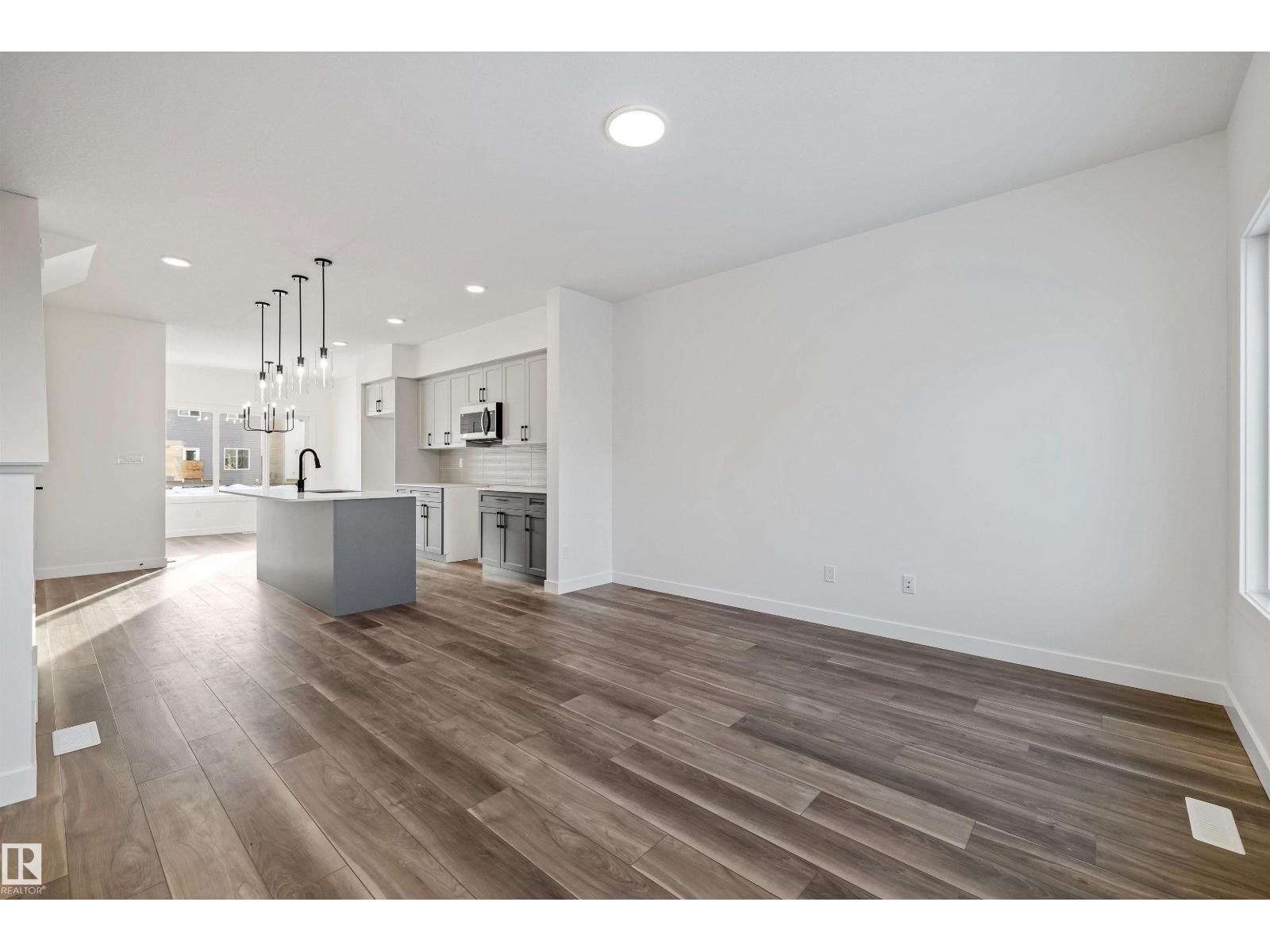 18847 29 AV NW - 3