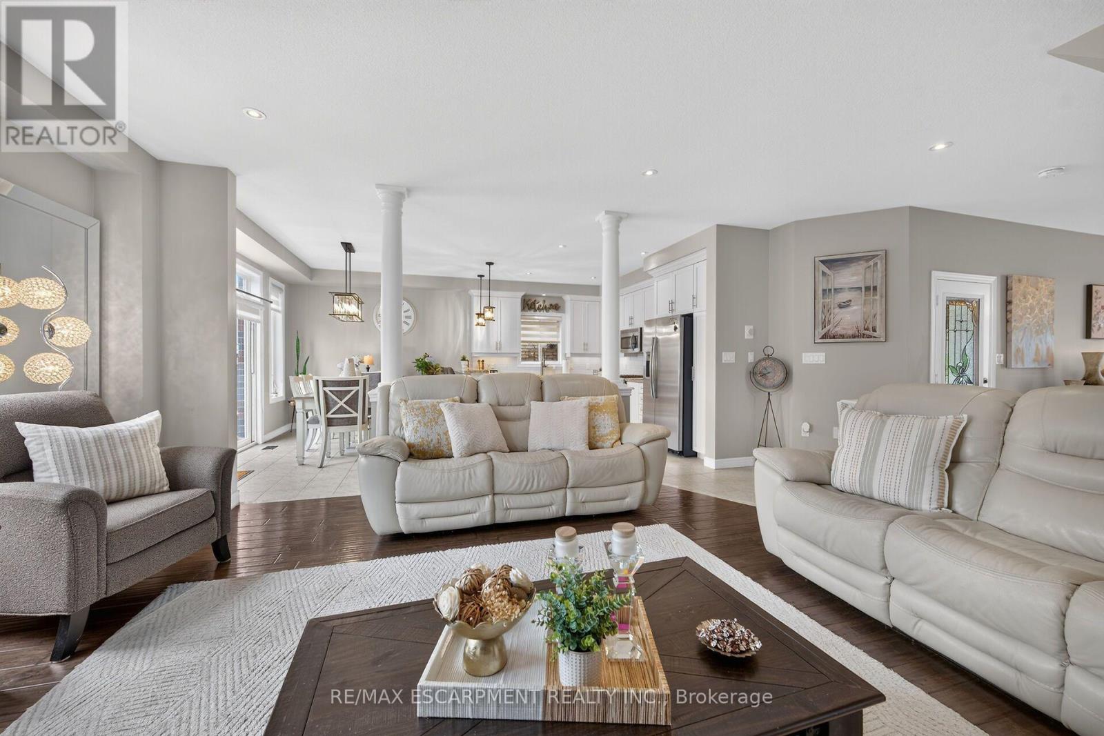 68 GARINGER CRESCENT - 10