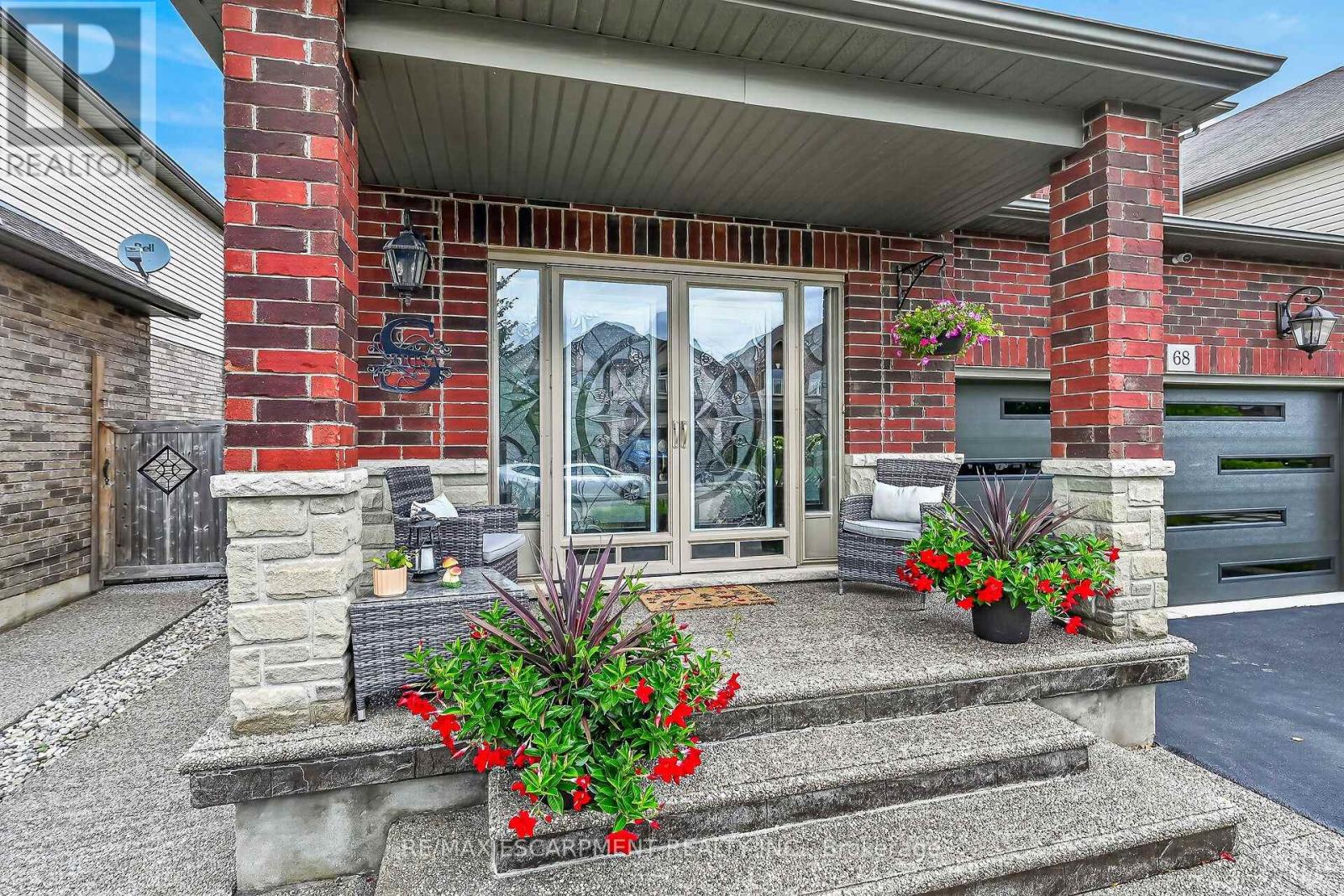 68 GARINGER CRESCENT - 2