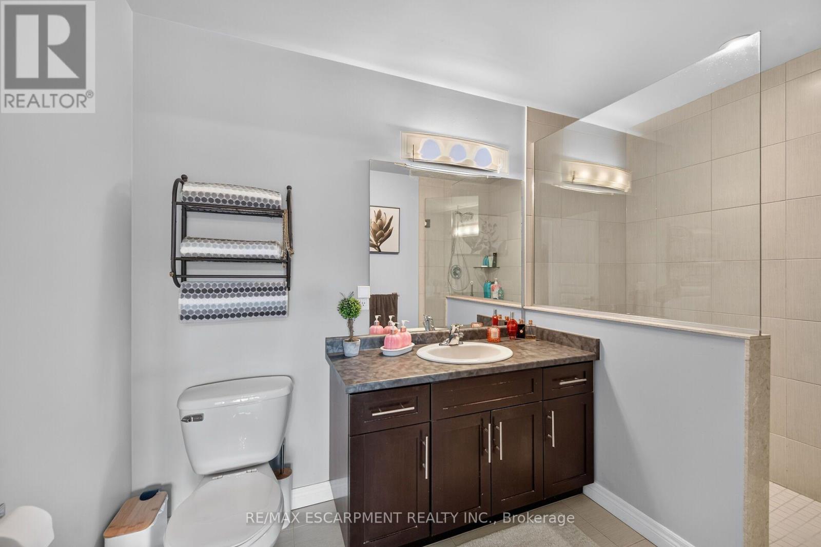 68 GARINGER CRESCENT - 24