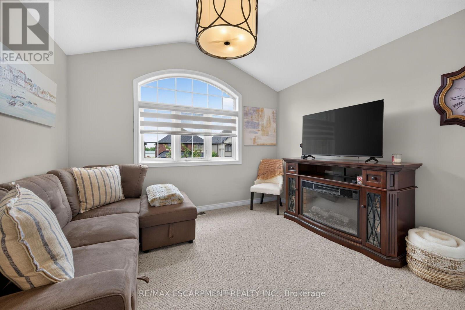 68 GARINGER CRESCENT - 26