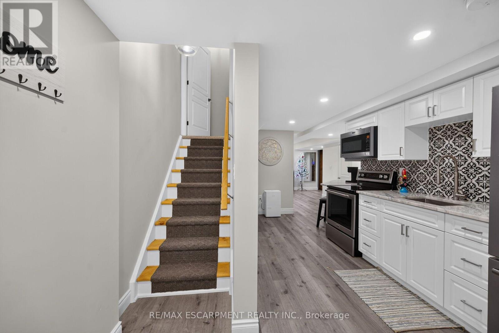 68 GARINGER CRESCENT - 33