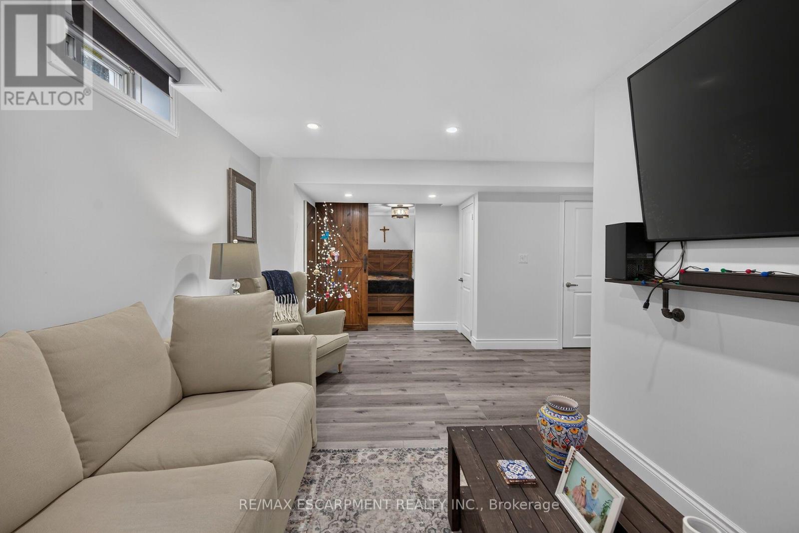 68 GARINGER CRESCENT - 37