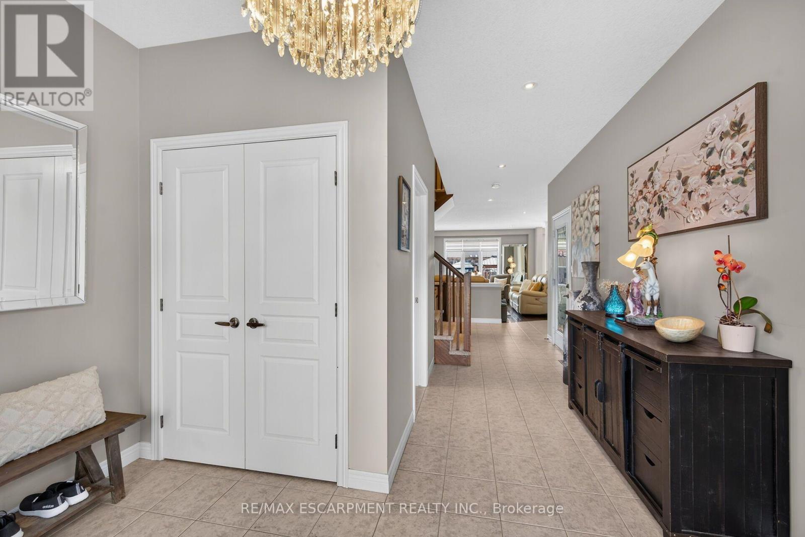 68 GARINGER CRESCENT - 4