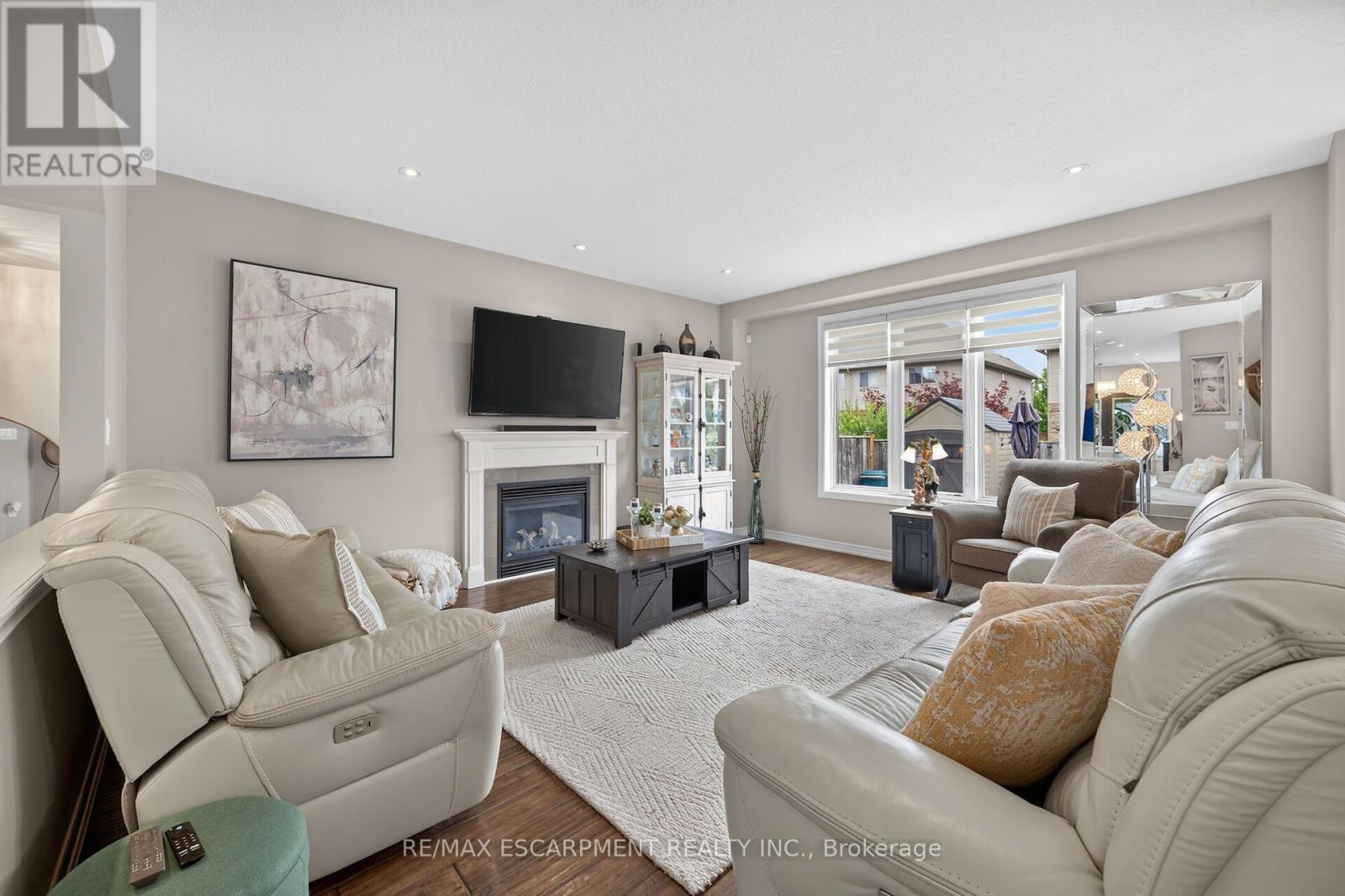 68 GARINGER CRESCENT - 8