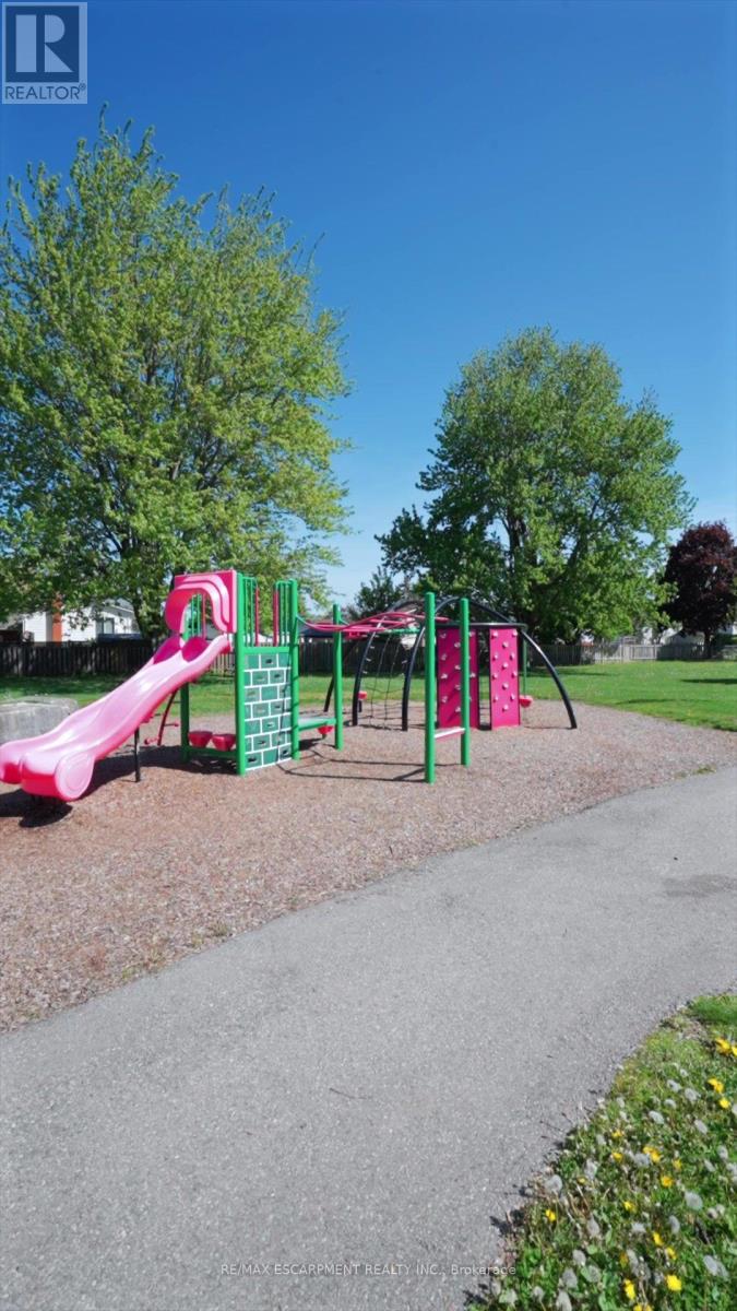 371 BRANTWOOD PARK ROAD - 27