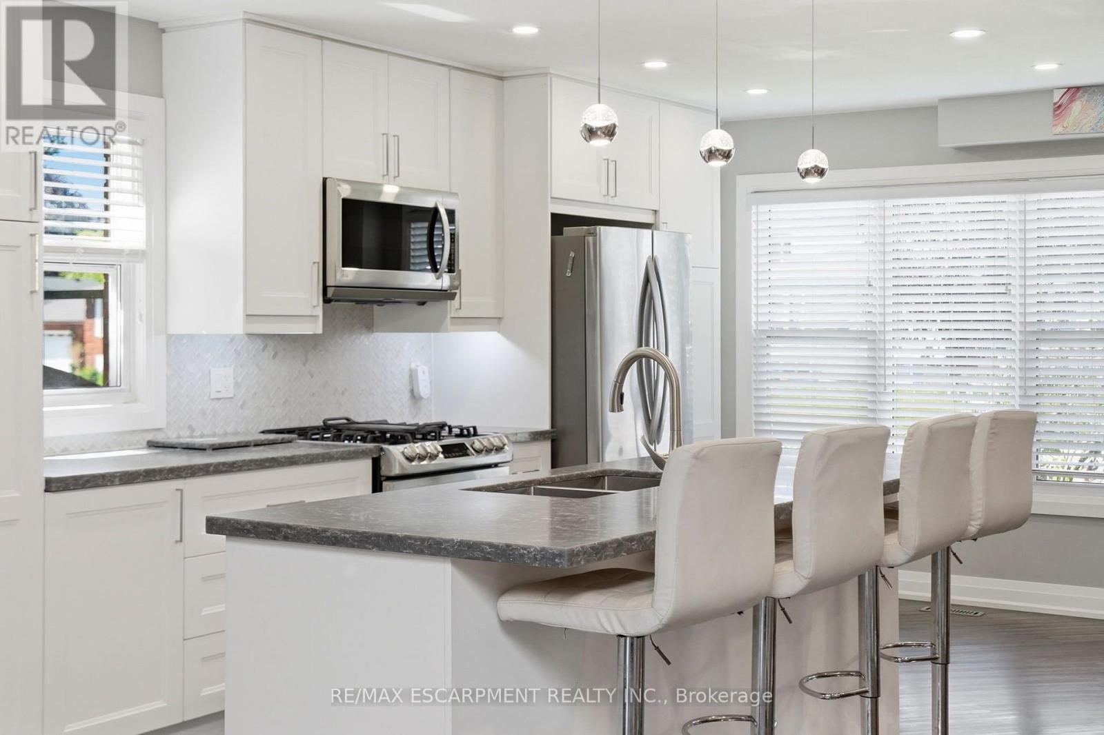 371 BRANTWOOD PARK ROAD - 8