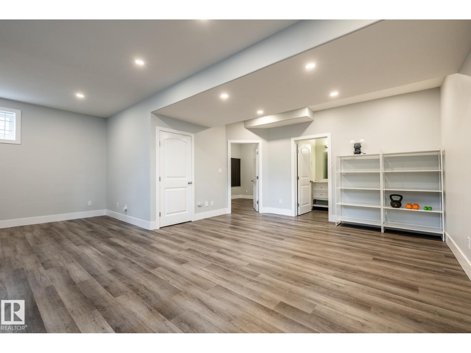 #10 1901 126 ST SW - 34