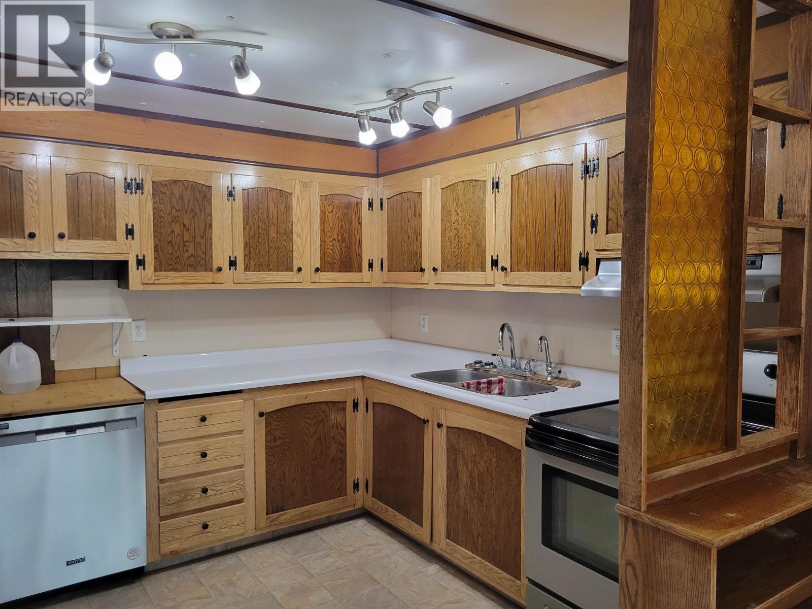 658 MCDONALD ROAD - 2