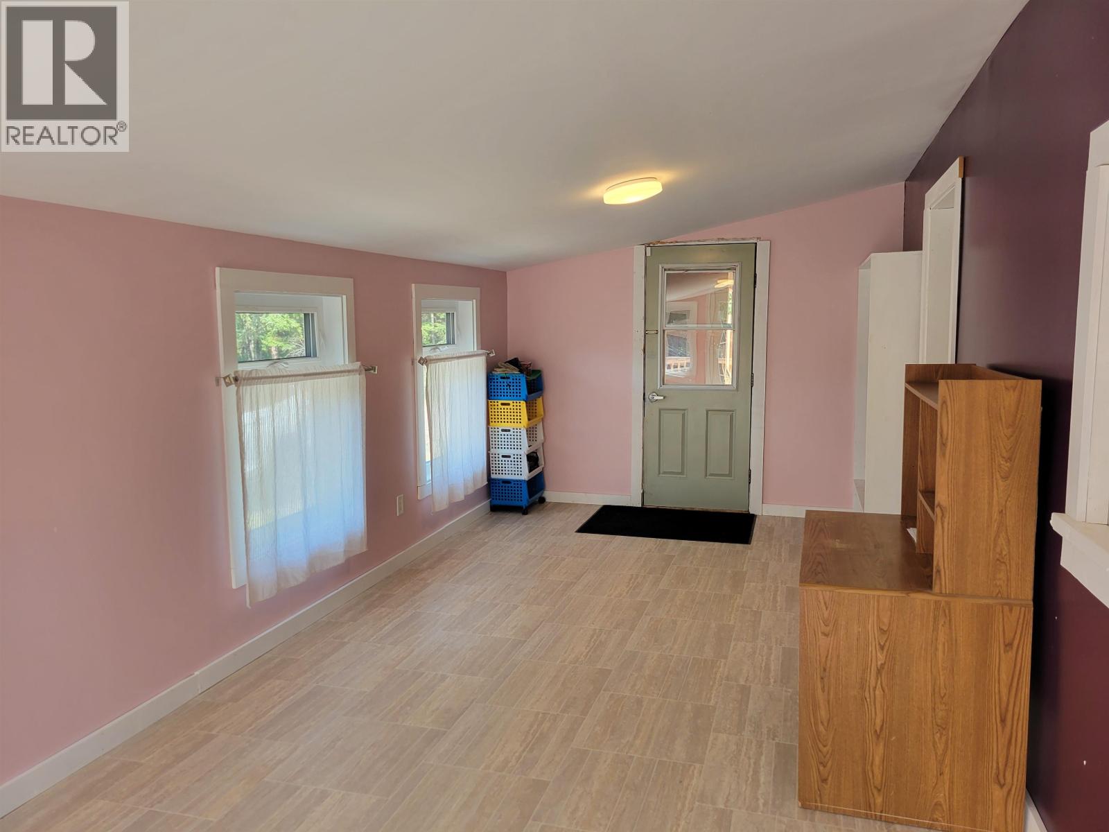 658 MCDONALD ROAD - 10