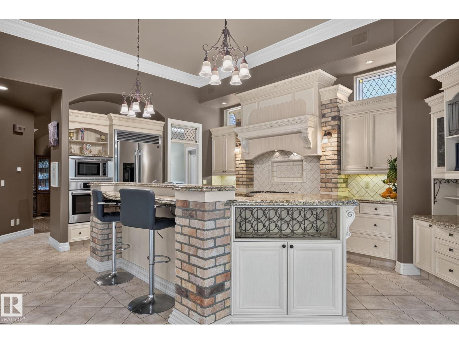60 KINGSBURY CR - 13
