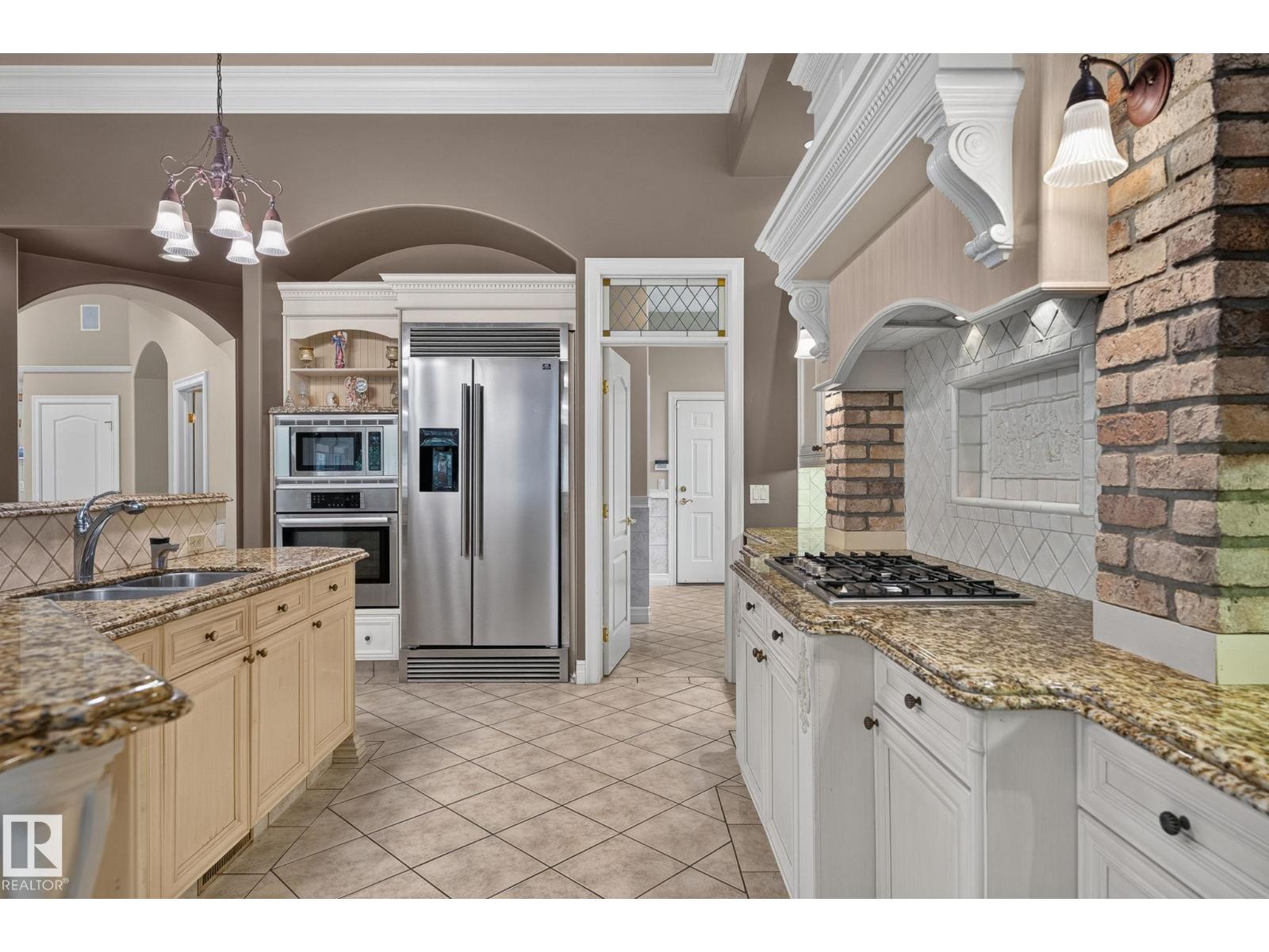 60 KINGSBURY CR - 17