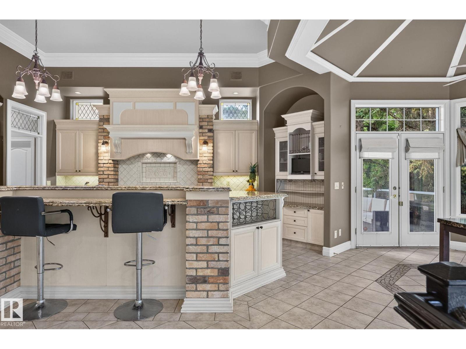 60 KINGSBURY CR - 14