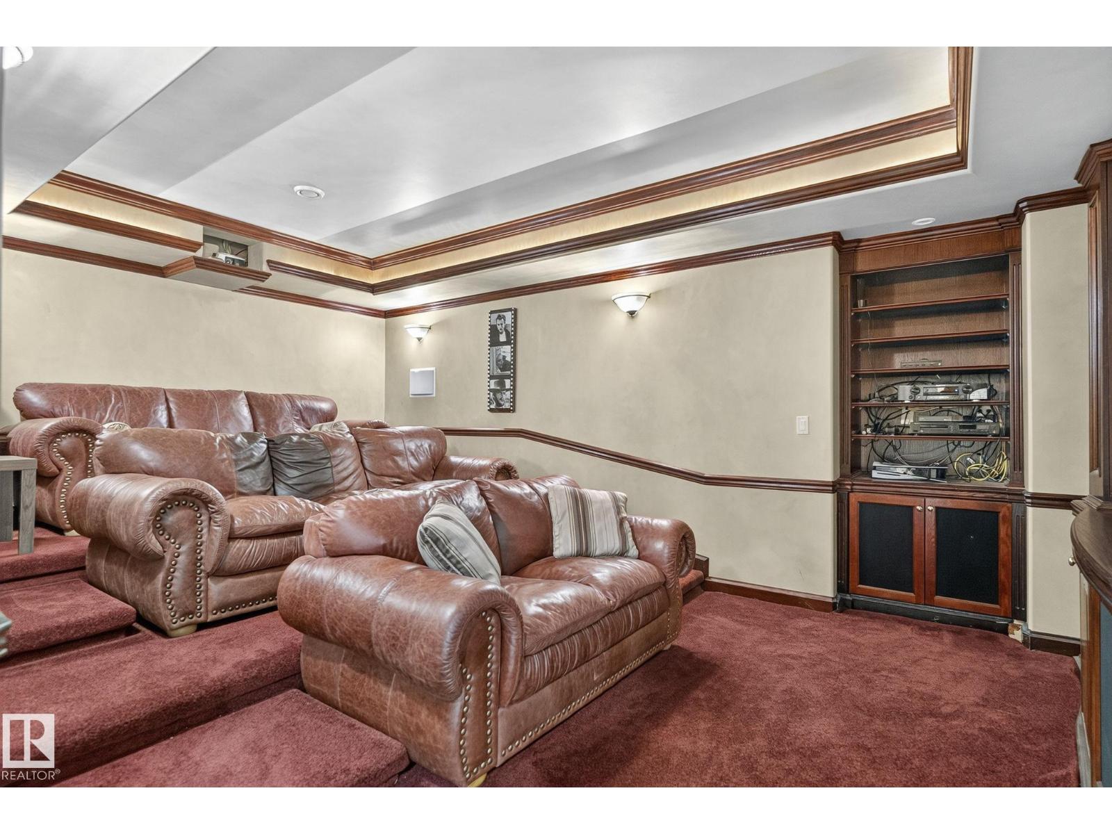 60 KINGSBURY CR - 51