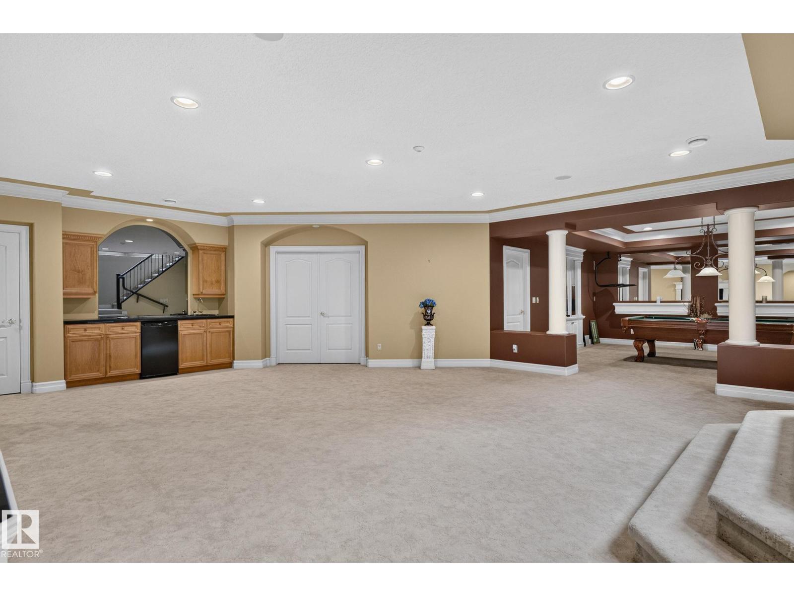 60 KINGSBURY CR - 43