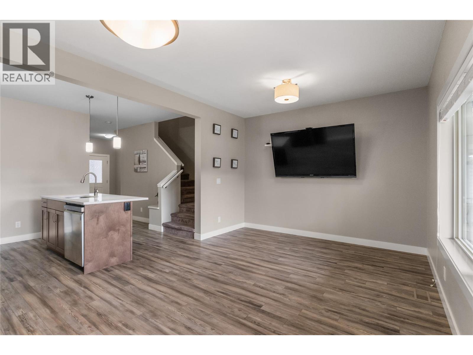 #5 4700 Okanagan Avenue - 8