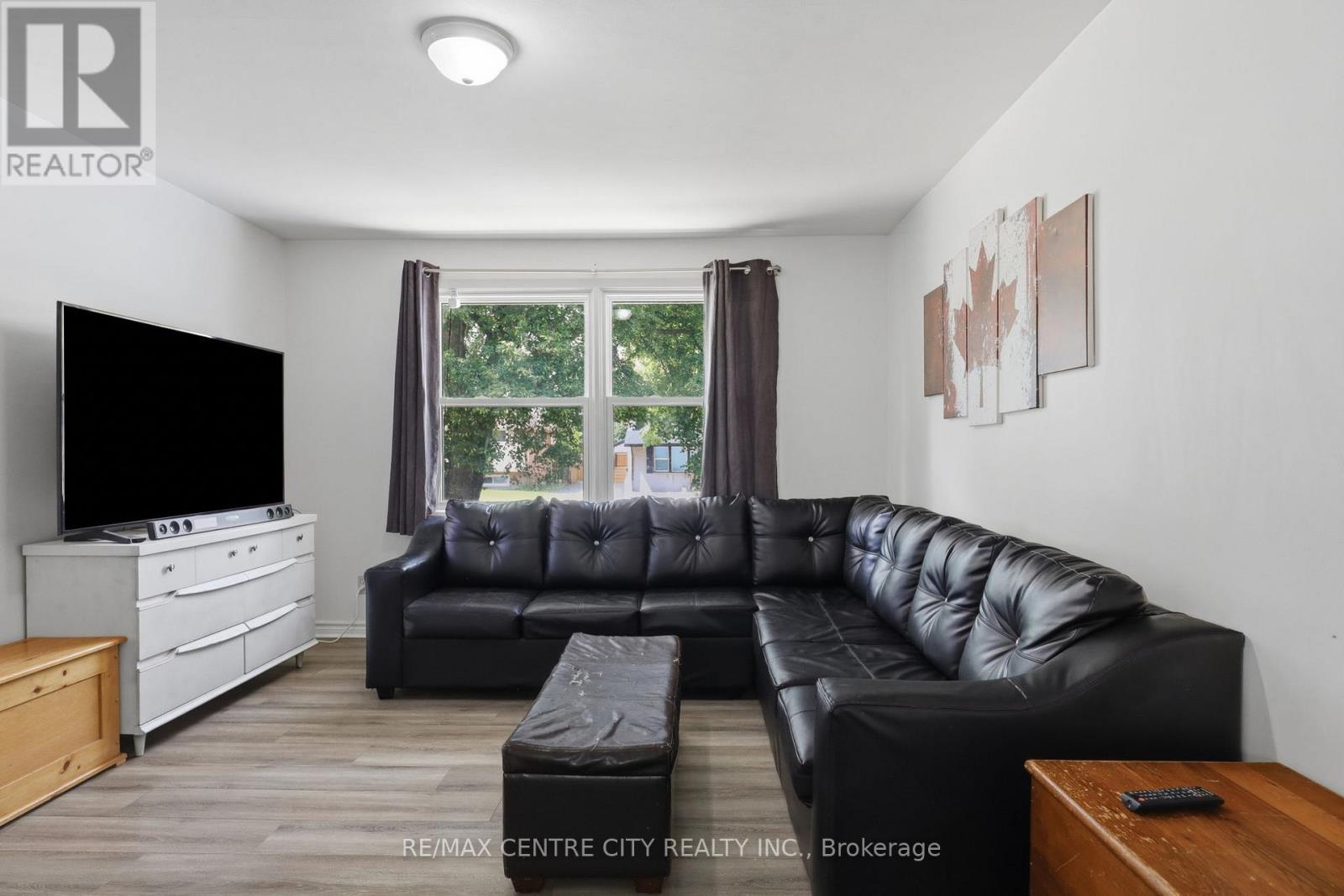 1564 NAIRN AVENUE - 10