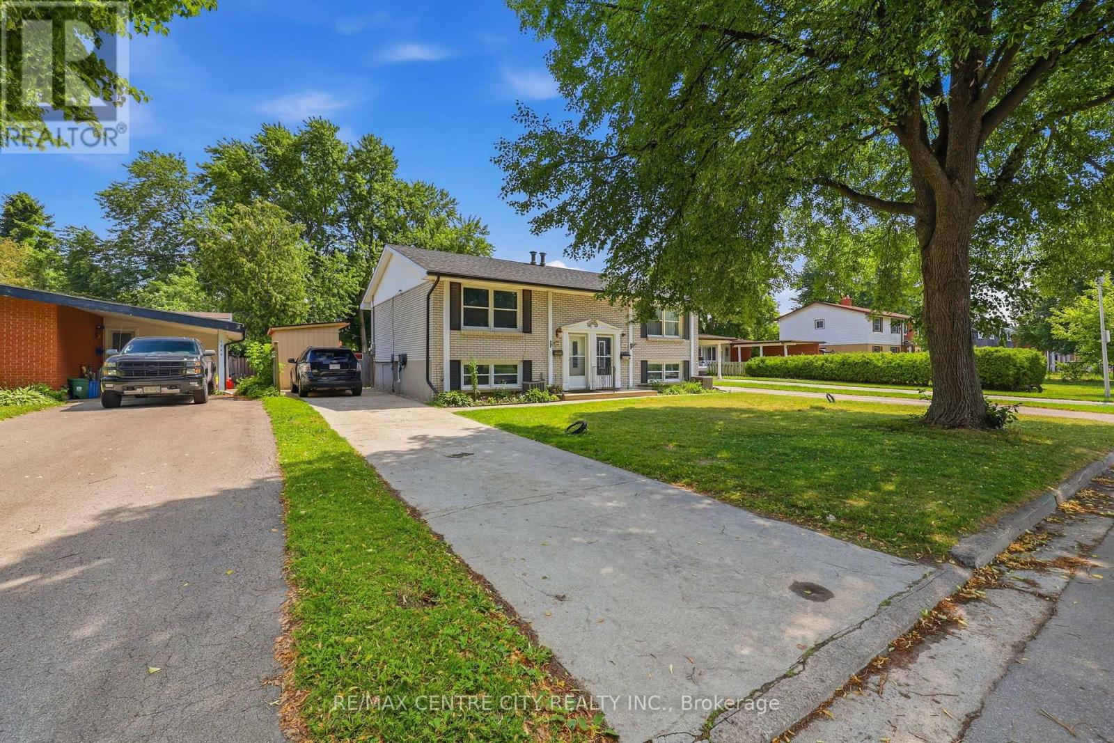 1564 NAIRN AVENUE - 2
