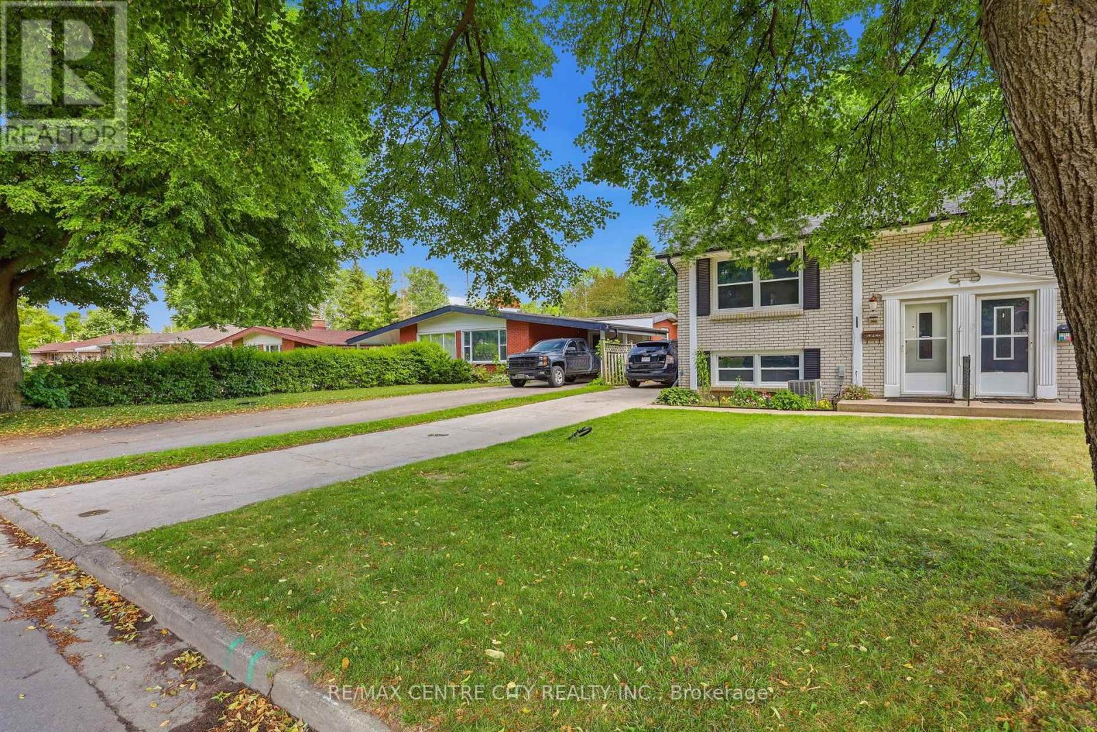 1564 NAIRN AVENUE - 3