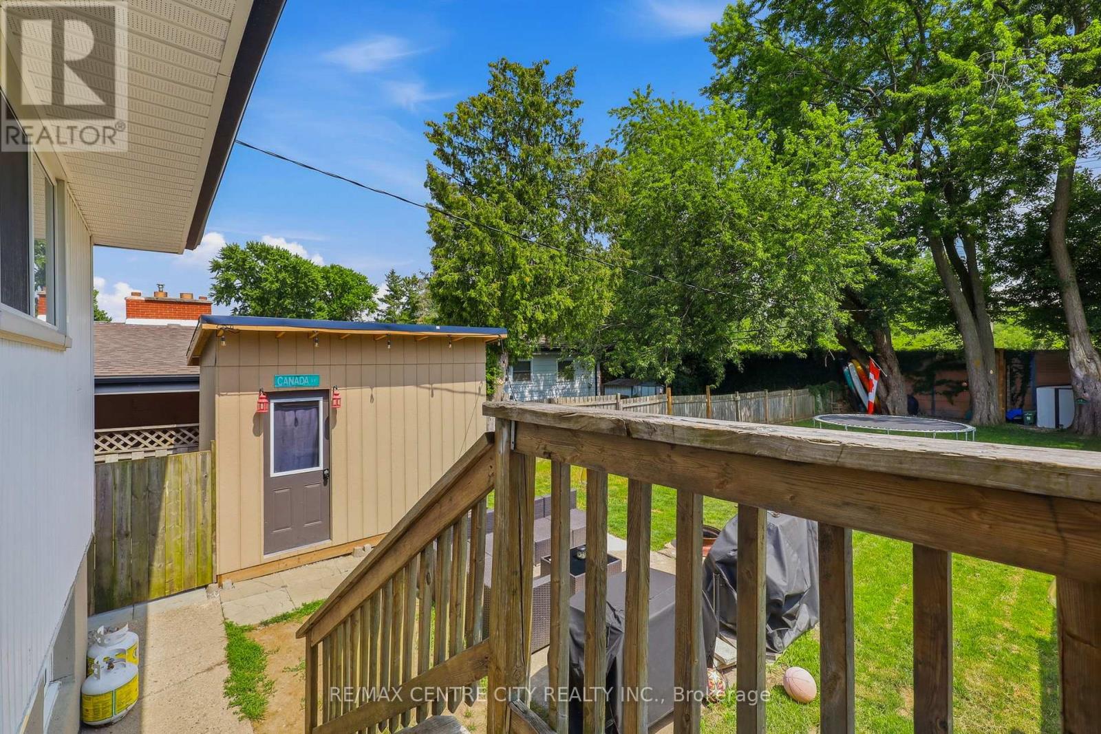 1564 NAIRN AVENUE - 32