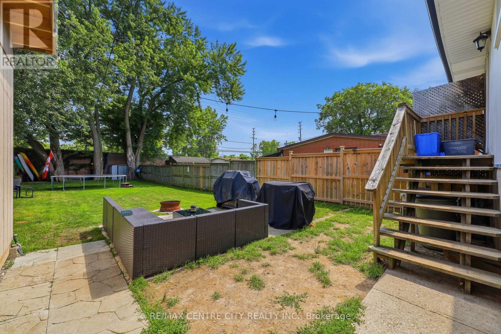 1564 NAIRN AVENUE - 33