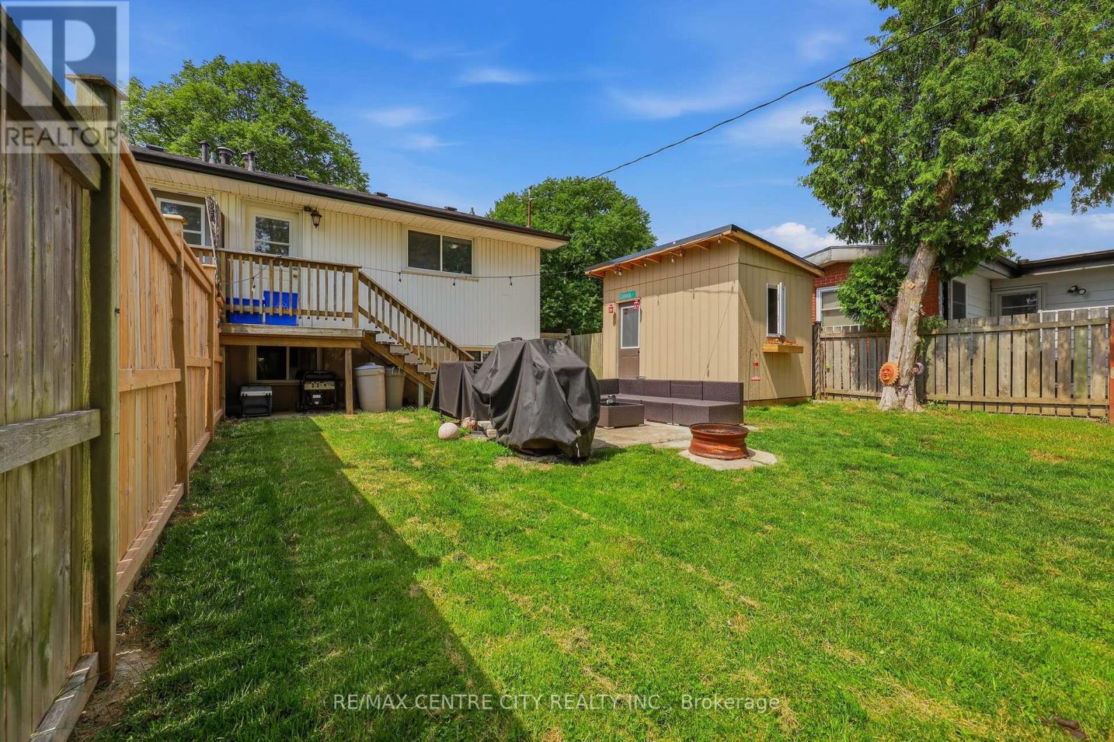 1564 NAIRN AVENUE - 35