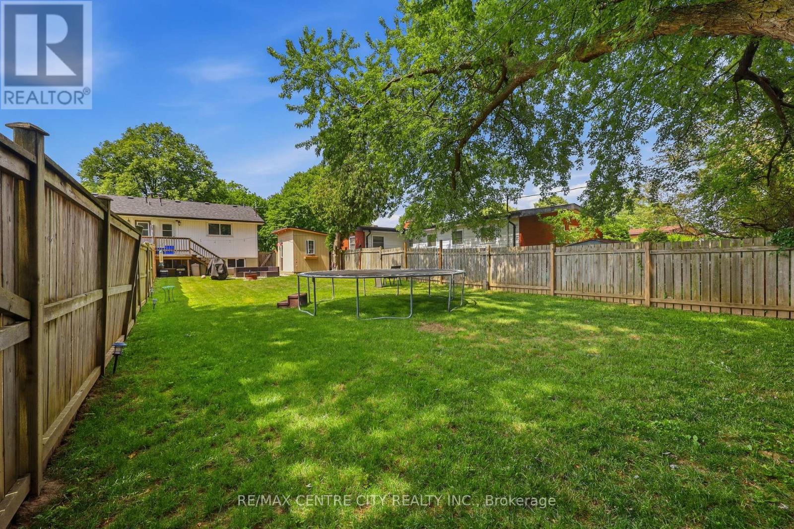 1564 NAIRN AVENUE - 37