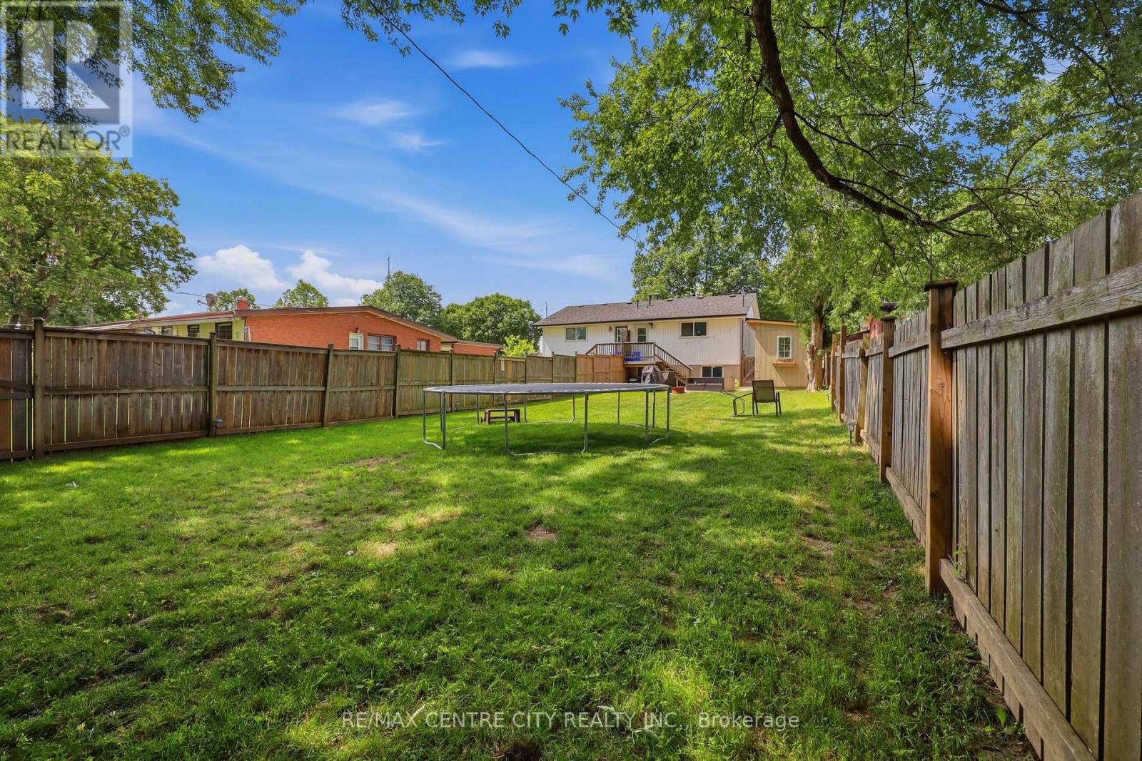 1564 NAIRN AVENUE - 38