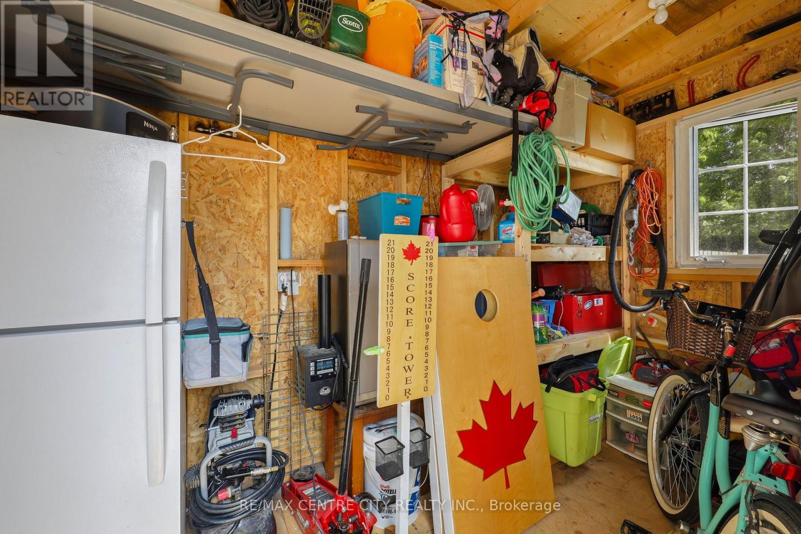 1564 NAIRN AVENUE - 40