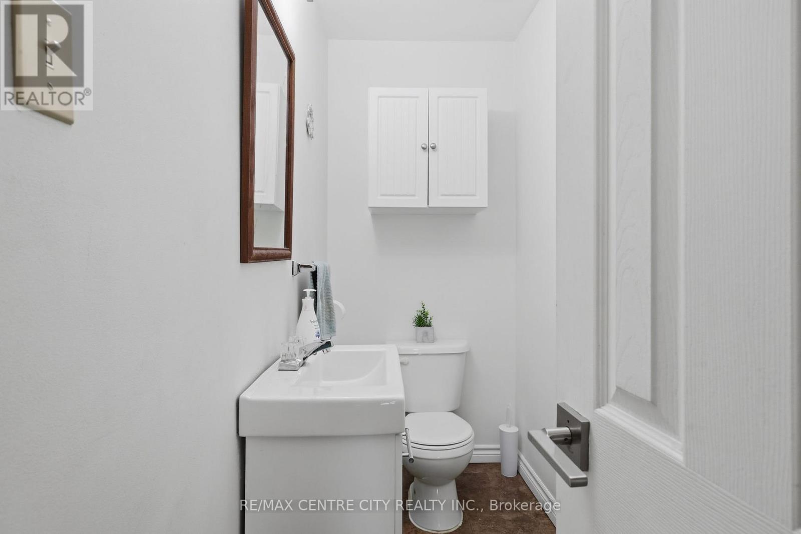 1564 NAIRN AVENUE - 6