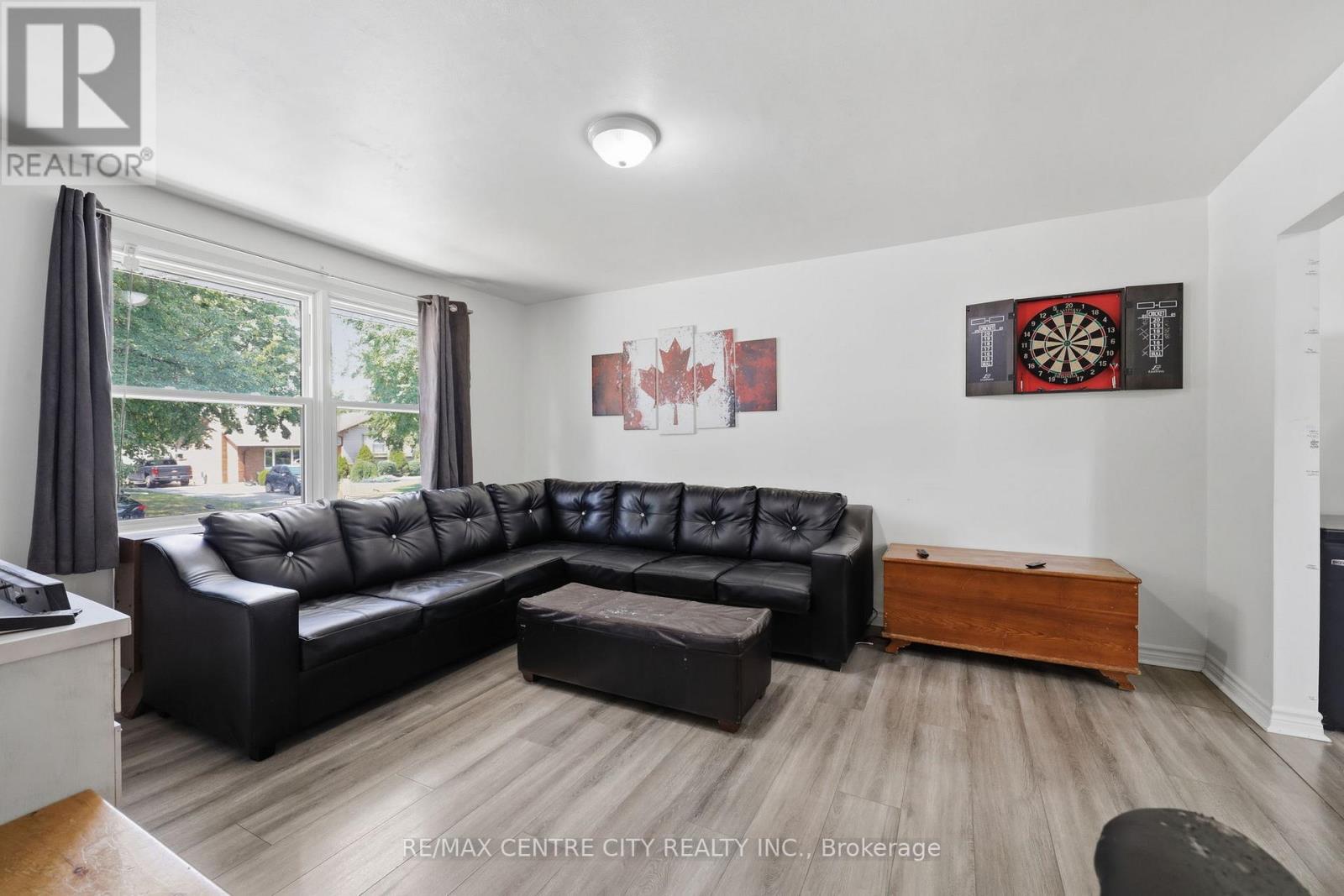 1564 NAIRN AVENUE - 7