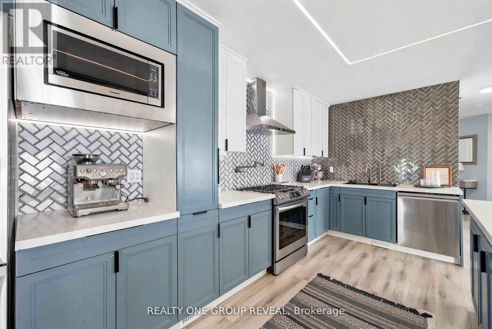 46 FIELDCREST AVENUE - 15