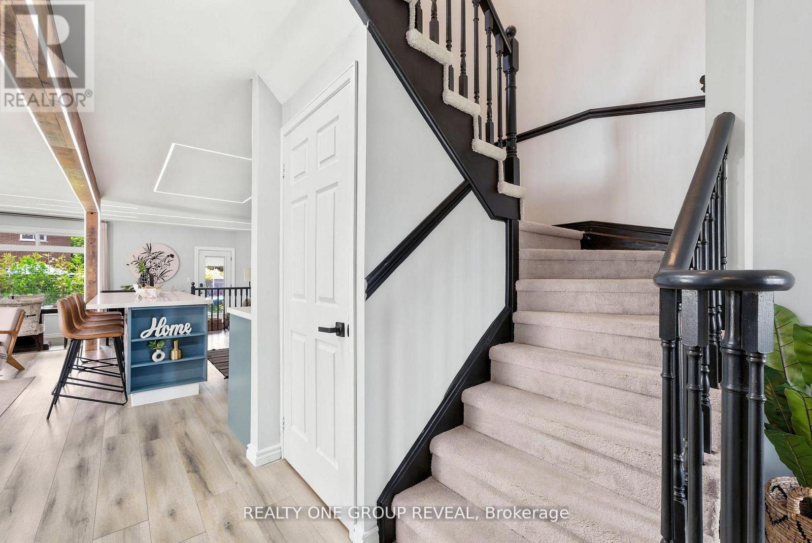 46 FIELDCREST AVENUE - 21