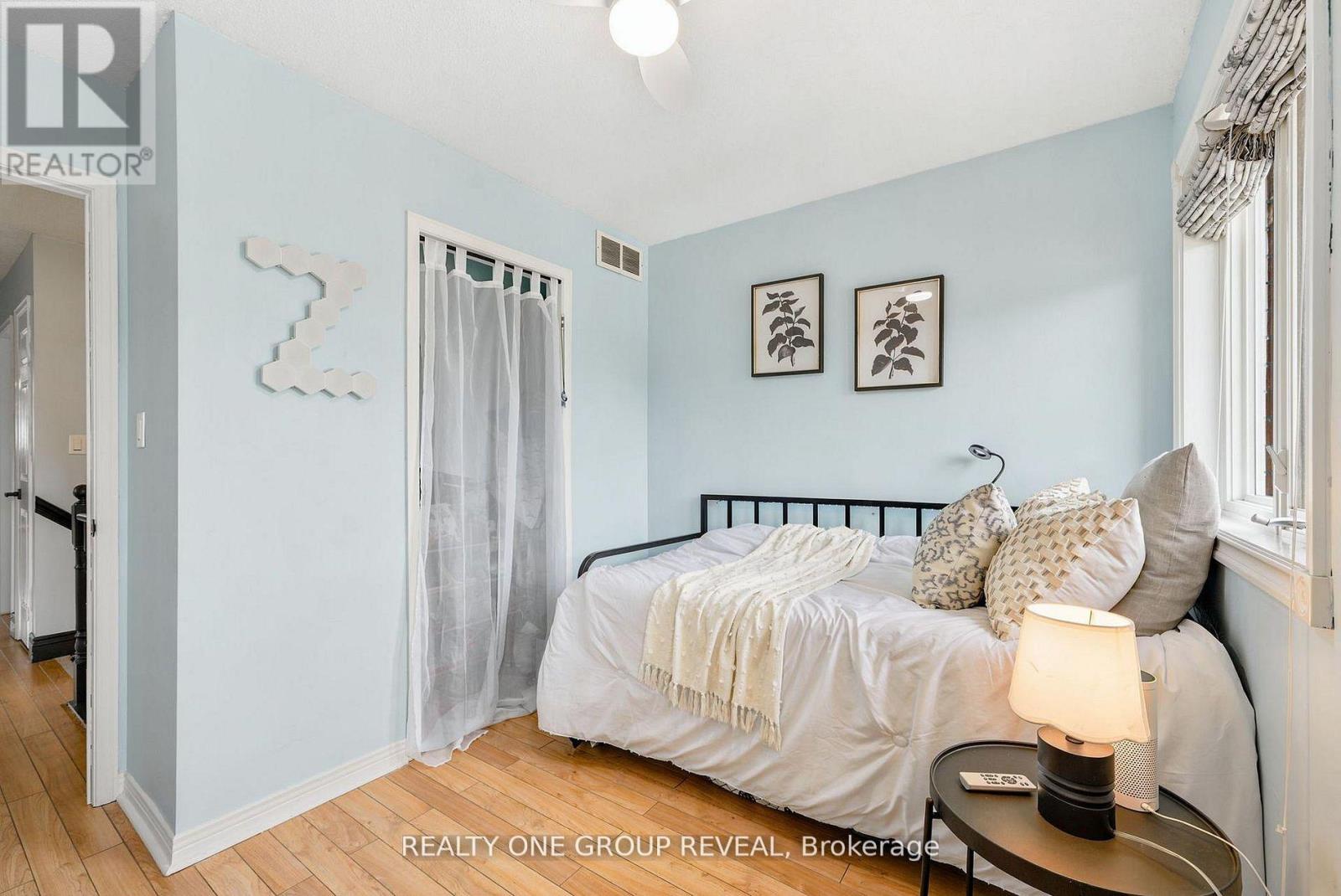 46 FIELDCREST AVENUE - 28