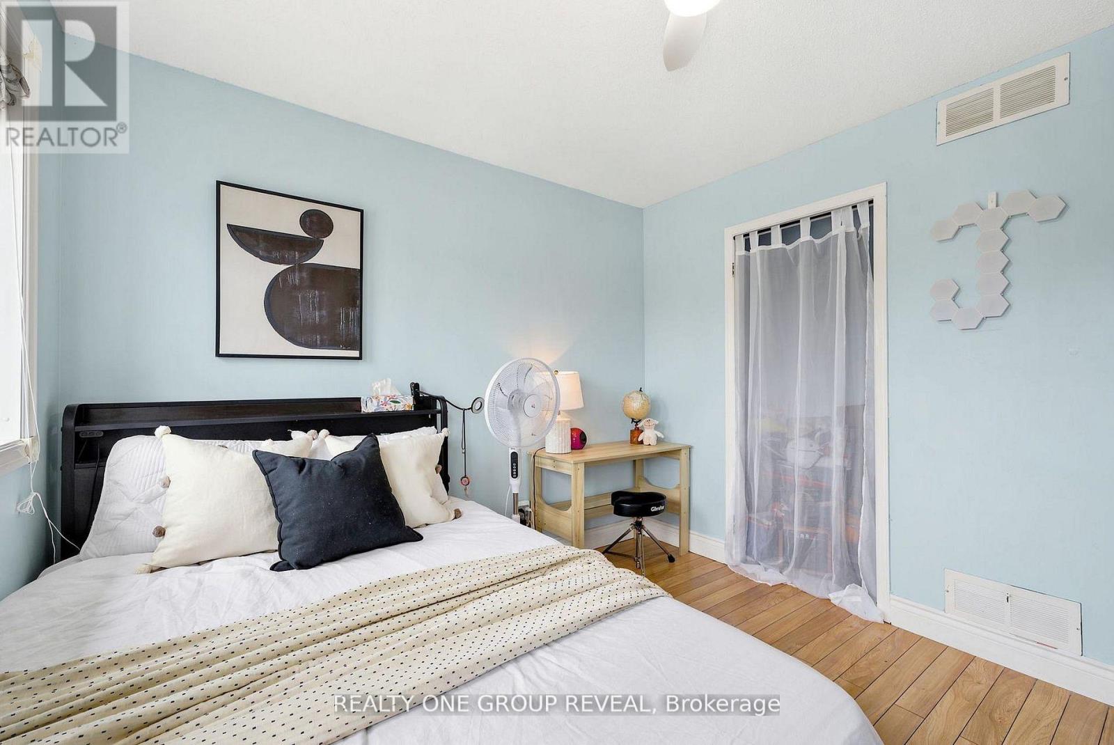 46 FIELDCREST AVENUE - 30
