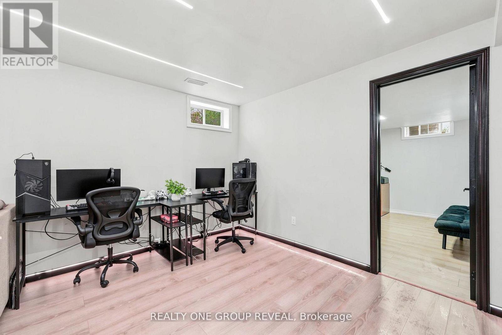 46 FIELDCREST AVENUE - 38