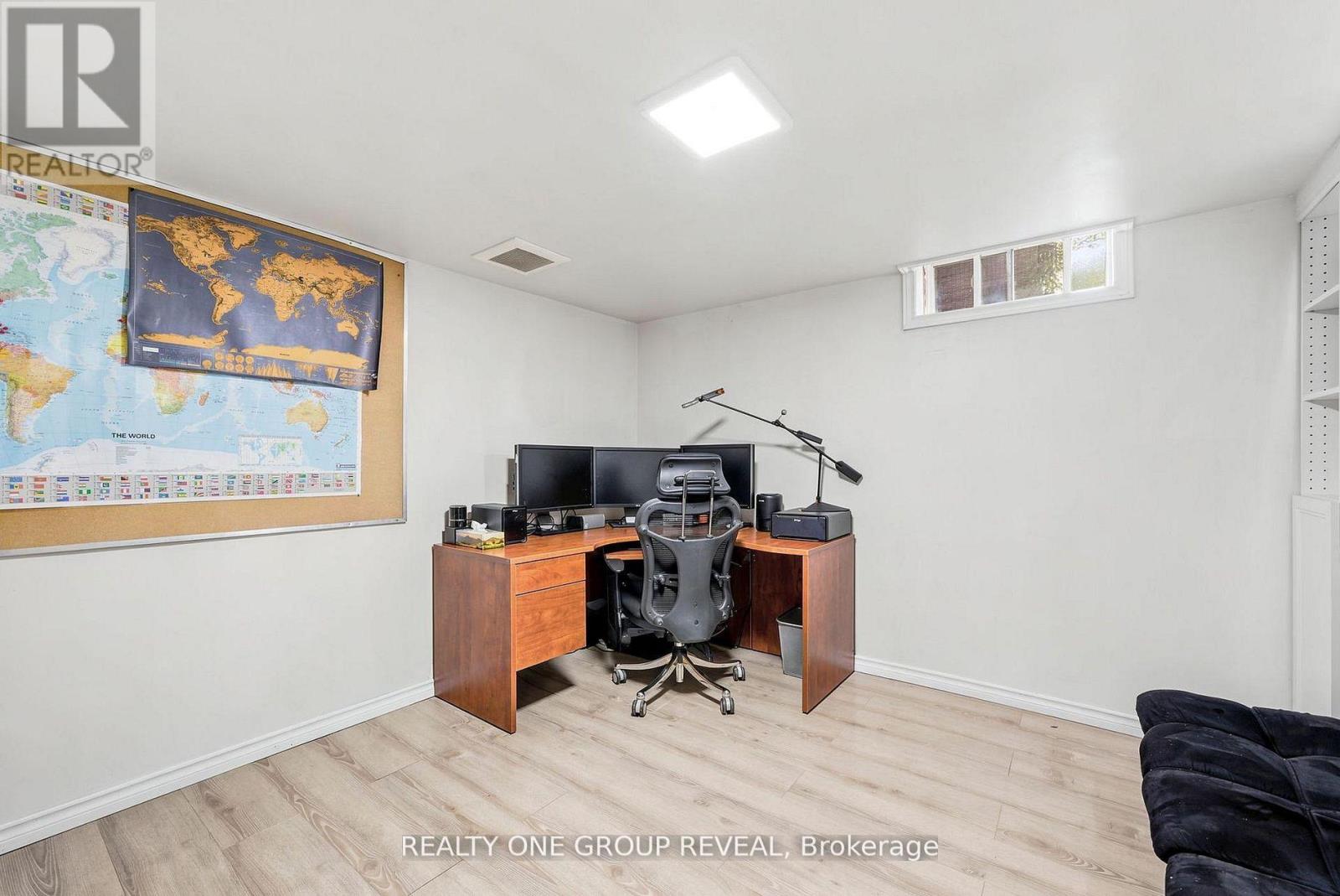 46 FIELDCREST AVENUE - 39