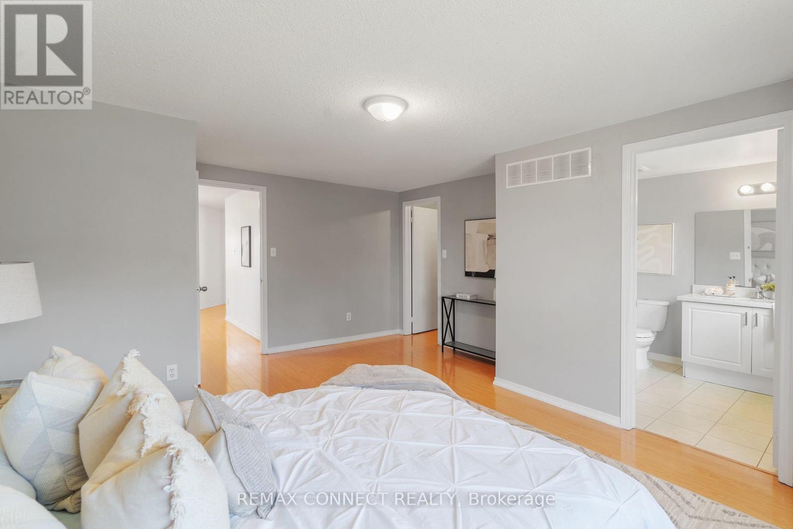 1831 DALHOUSIE CRESCENT - 19