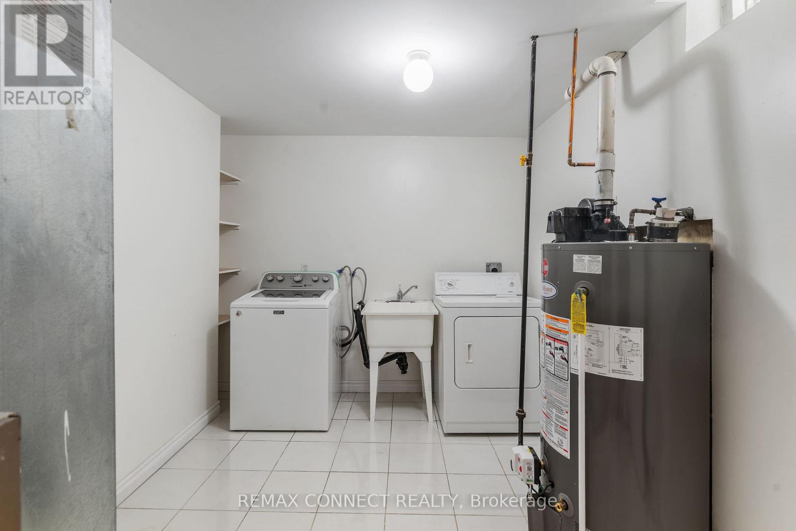 1831 DALHOUSIE CRESCENT - 30
