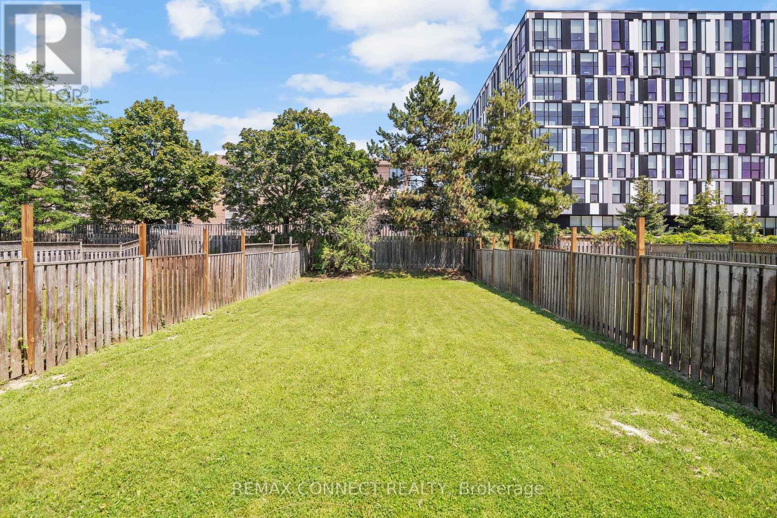 1831 DALHOUSIE CRESCENT - 33