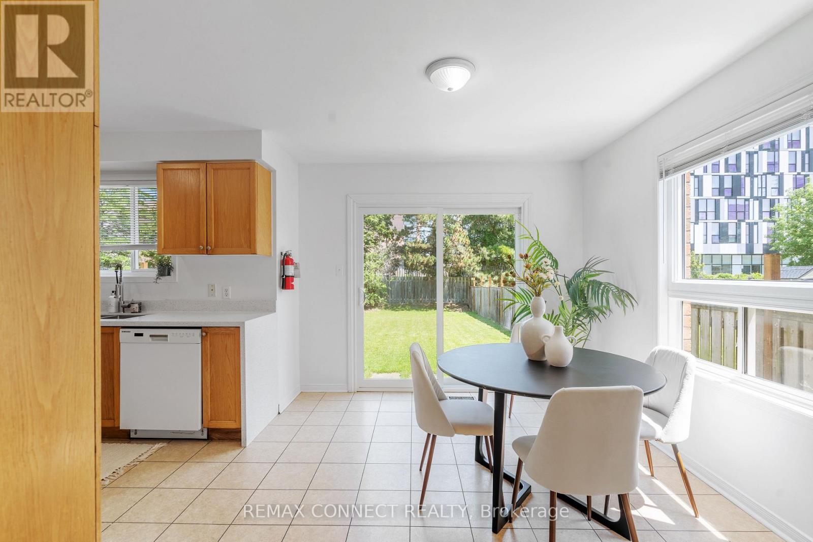 1831 DALHOUSIE CRESCENT - 9