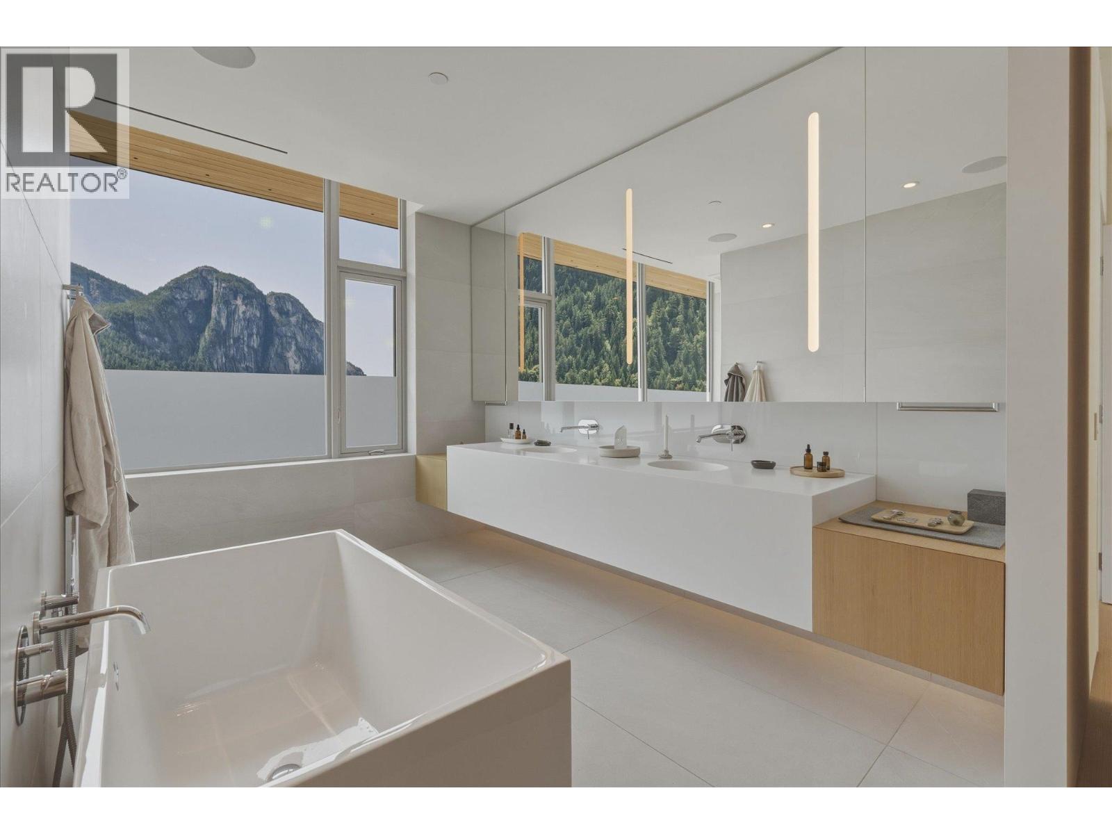 38574 HIGH CREEK DRIVE, Squamish